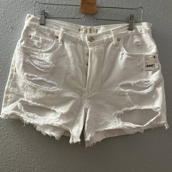 NWT Free People Women's Optic White Maggie Mid-Rise Cut-Out Shorts Size 31 - Picture 4 of 10